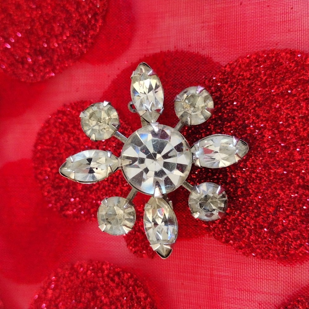MCM Rhinestone Snowflake Pin Vintage - Picture 5 of 5